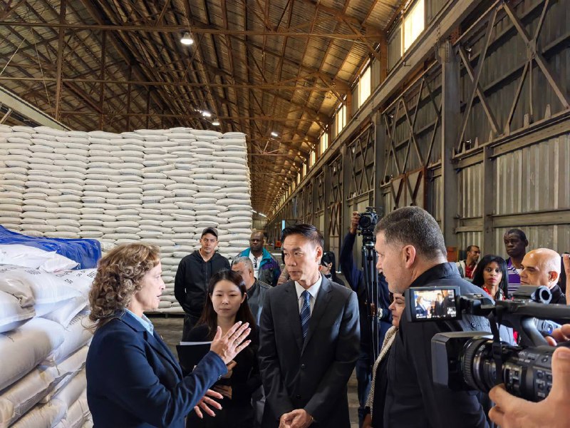 多家媒体转载“中国 向 古巴 援助 三万吨 大米 ”后网友们纷纷在 #评论区 刷屏表示这就叫“夏舰”，“中华第一舰”