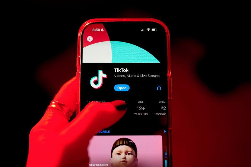 📱 加拿大允许 TikTok 继续运营 推翻此前关闭加拿大分公司决定加拿大将允许 TikTok 继续在本国运营，逆转了此前因安全原因下令关闭其加拿大分公司的决定