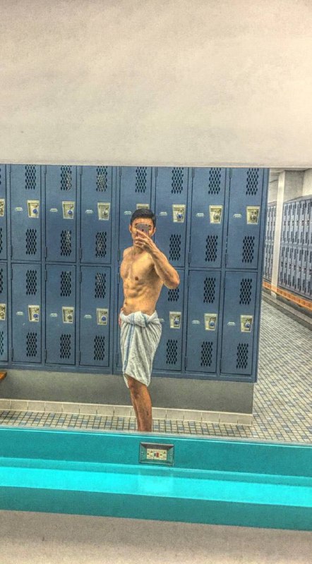 #吃瓜 #加州大学 女博士孕期 #出轨 羊水破裂流产后续：女博士见到网络上都是批评她的言语，继续投稿给学校墙爆料情夫和前夫