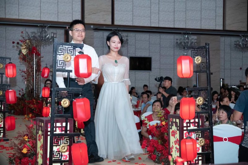 投稿：长沙解放西当众咬事件主角性别实为女性 并曾在教育行业任职 之前各种女权辟谣说是男扮女装和ts变性人感谢 Carriie  投稿！投稿：长沙解放西当众咬事件主角性别实为女性 并曾在教育行业任职 之前各种女权辟谣说是男扮女装和ts变性人感谢 Carriie  投稿！