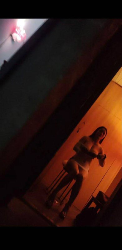 夜访 红灯区 #鸡 #记者暗访 这里是天堂 😘感谢来自某频道的投稿！夜访 红灯区 #鸡 #记者暗访 这里是天堂 😘感谢来自某频道的投稿！