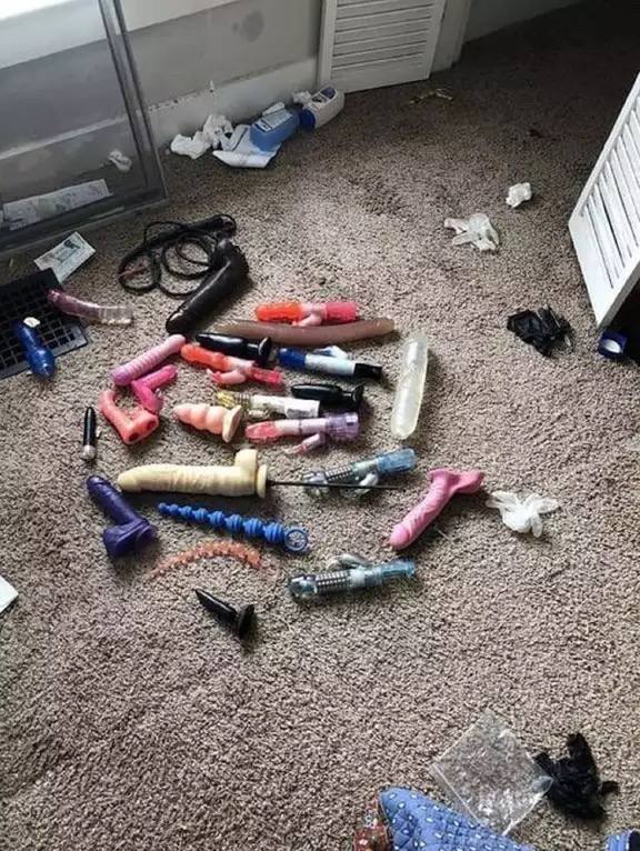 #吃瓜🍉 #加州大学 加州女博士情夫Vince顶风作案 将一位一直在群里帮他辩护的学妹 Sophia 刘思雨玩脱肛 凌晨送去急诊室