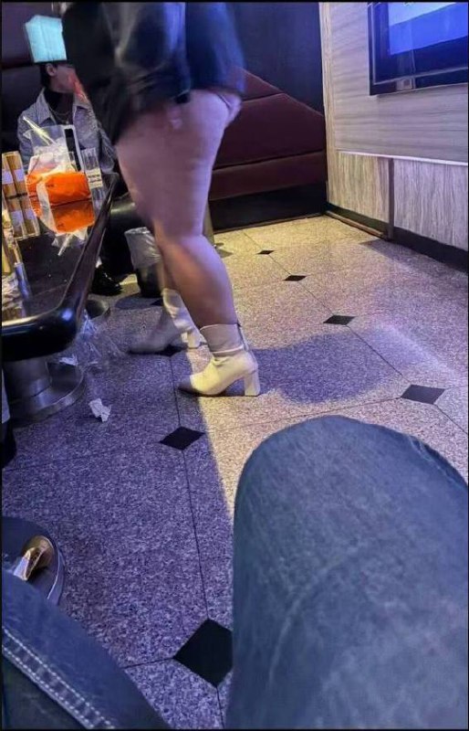 出来唱歌 #反差 #微胖美女 😑感谢家人们投稿！出来唱歌 #反差 #微胖美女 😑感谢家人们投稿！