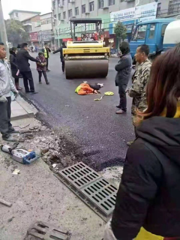 卧槽，压扁了感谢家人们投稿！卧槽，压扁了感谢家人们投稿！