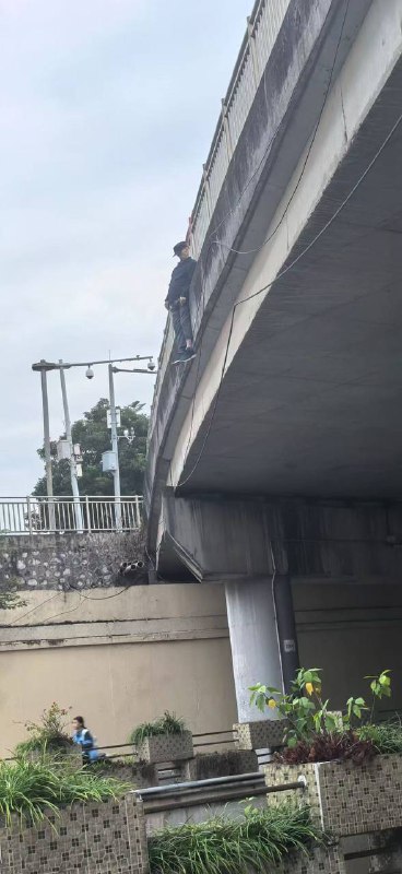 #上吊 #自杀 再见了 😨感谢来自某频道的投稿！#上吊 #自杀 再见了 😨感谢来自某频道的投稿！