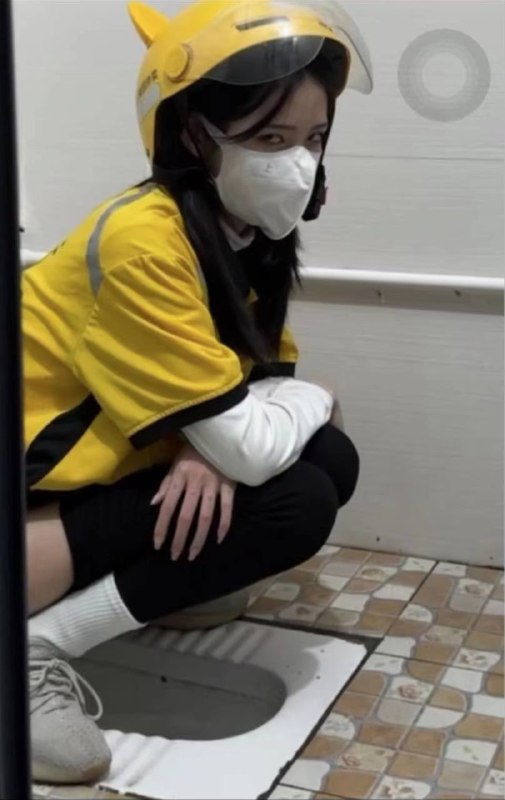 美女送外卖，太励志了 #外卖媛美女送外卖，太励志了 #外卖媛