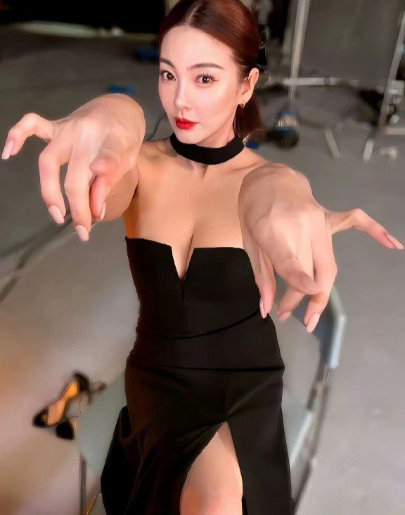 张雨绮涉足他人婚姻、代孕争议再起，前夫关联人士葛晓倩发声近日，网络出现多篇关于演员张雨绮的爆料帖，称其涉及代孕、婚姻纠纷及舆论操控等问题