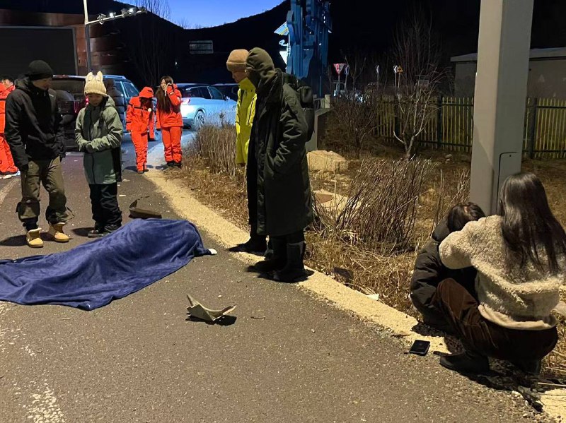 张家口 崇礼区 一辆 重型 吊车 失控 #车祸 #极速飞车 现场 #补充感谢家人们投稿！张家口 崇礼区 一辆 重型 吊车 失控 #车祸 #极速飞车 现场 #补充感谢家人们投稿！