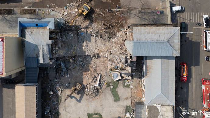 黑龙江一建筑坍塌7死2伤3月29日0时许，黑龙江海林市海林镇一建筑发生部分坍塌