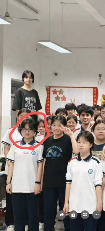 #福建安溪 #17岁男孩猝死 #聊天记录 #吃瓜福建安溪一名17岁男孩与女友上学路上不幸猝死，据传与长期熬夜有关