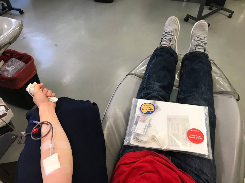 我今天又去为美国献血了🩸大家记住永远不要在大陆给共产党献血，共产党偷大学生的血然后只给 #共产党 党员免费用，普通人用血必须花高价买感谢 煽颠小王子🤴🏻 Little Prince of Incitement Subversion 投稿！我今天又去为美国献血了🩸大家记住永远不要在大陆给共产党献血，共产党偷大学生的血然后只给 #共产党 党员免费用，普通人用血必须花高价买感谢 煽颠小王子🤴🏻 Little Prince of Incitement Subversion 投稿！