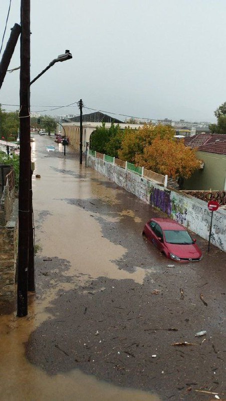 🇬🇷  #希腊，由于暴雨，一人死亡，数百间房屋被淹
