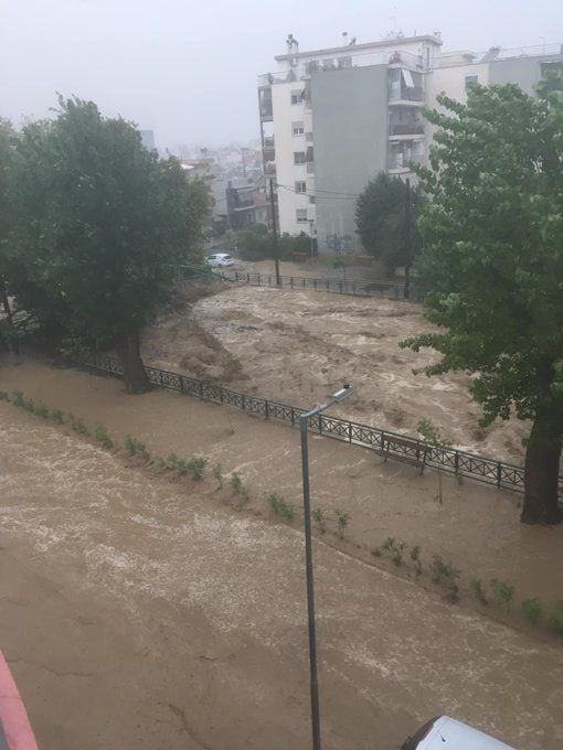 🇬🇷  #希腊，由于暴雨，一人死亡，数百间房屋被淹