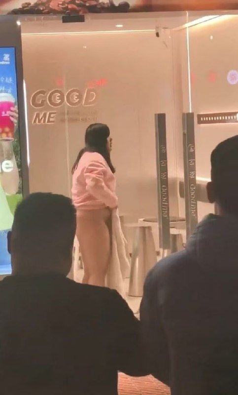 #山东 #临沂 平邑莲花山 #古茗#吃瓜 #猎奇 一女子和网恋对象分手...疑似精神失控，当街脱光裤子~~露出屁股 在大街上找男人做爱，这是受啥刺激了吗？？？真炸裂啊~~感谢家人们投稿！#山东 #临沂 平邑莲花山 #古茗#吃瓜 #猎奇 一女子和网恋对象分手...疑似精神失控，当街脱光裤子~~露出屁股 在大街上找男人做爱，这是受啥刺激了吗？？？真炸裂啊~~感谢家人们投稿！