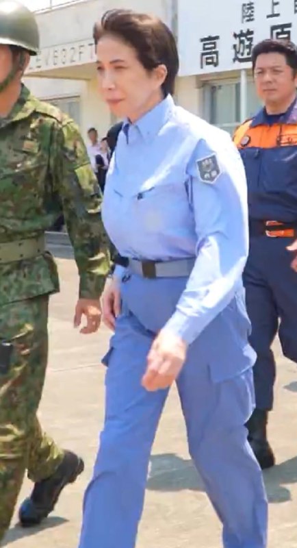 高市早苗的巨乳引发热议感谢家人们投稿！高市早苗的巨乳引发热议感谢家人们投稿！