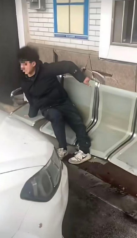 湖南 疑似 #教练车 #车祸 #事故 ...教练也不是好当的，面对的全是马路杀手！感谢家人们投稿！湖南 疑似 #教练车 #车祸 #事故 ...教练也不是好当的，面对的全是马路杀手！感谢家人们投稿！