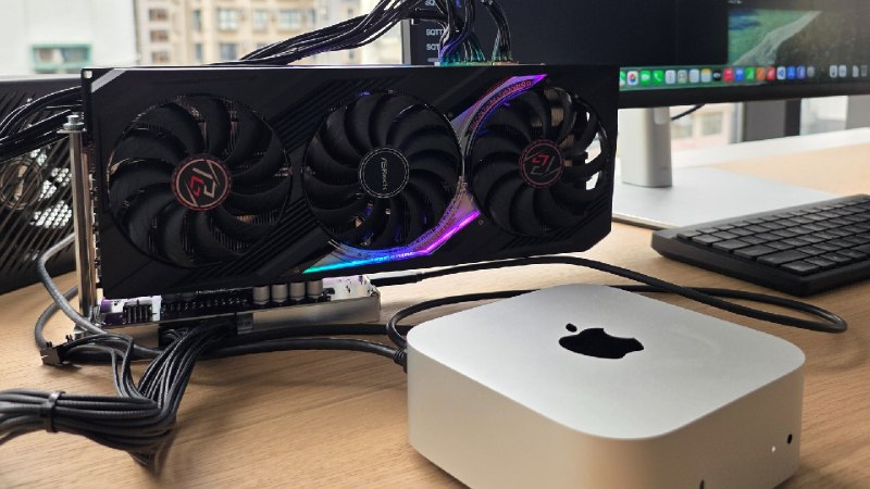 🍏 苹果批准 AMD 与 NVIDIA 外置显卡驱动，支持 Mac 运行 AI 大模型苹果公司已正式批准由 Tiny Corp 开发的第三方驱动程序，允许 AMD 和 NVIDIA 的外置显卡（eGPU）在搭载 Apple Silicon 芯片的 Mac 设备上运行