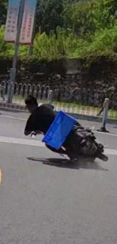疼得哇哇直叫，压弯时那股飘逸潇洒的劲儿哪儿去了？感谢家人们投稿！疼得哇哇直叫，压弯时那股飘逸潇洒的劲儿哪儿去了？感谢家人们投稿！