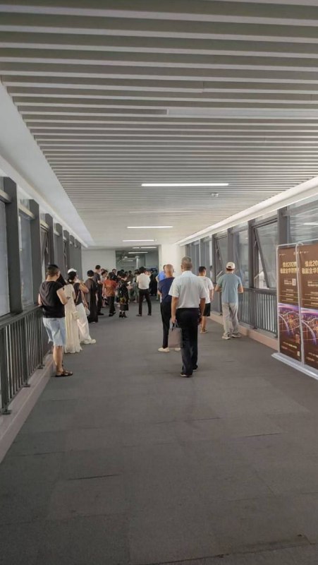 隔壁公司女销售，听说因为眼红别家销冠业绩太猛、客户都被抢了，居然偷偷给人水杯下毒…把那个销冠给毒没了！现在整栋楼都在传，太吓人了真的…#投毒感谢家人们投稿！隔壁公司女销售，听说因为眼红别家销冠业绩太猛、客户都被抢了，居然偷偷给人水杯下毒…把那个销冠给毒没了！现在整栋楼都在传，太吓人了真的…#投毒感谢家人们投稿！