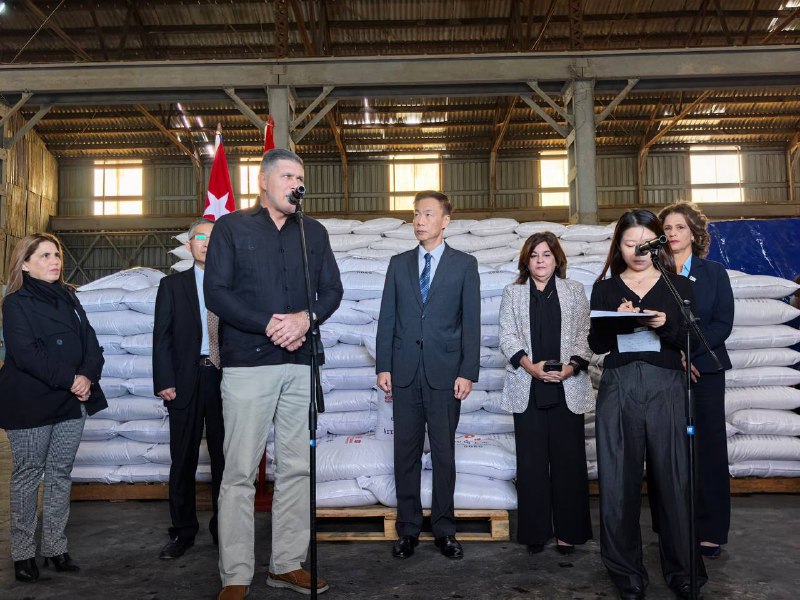 多家媒体转载“中国 向 古巴 援助 三万吨 大米 ”后网友们纷纷在 #评论区 刷屏表示这就叫“夏舰”，“中华第一舰”