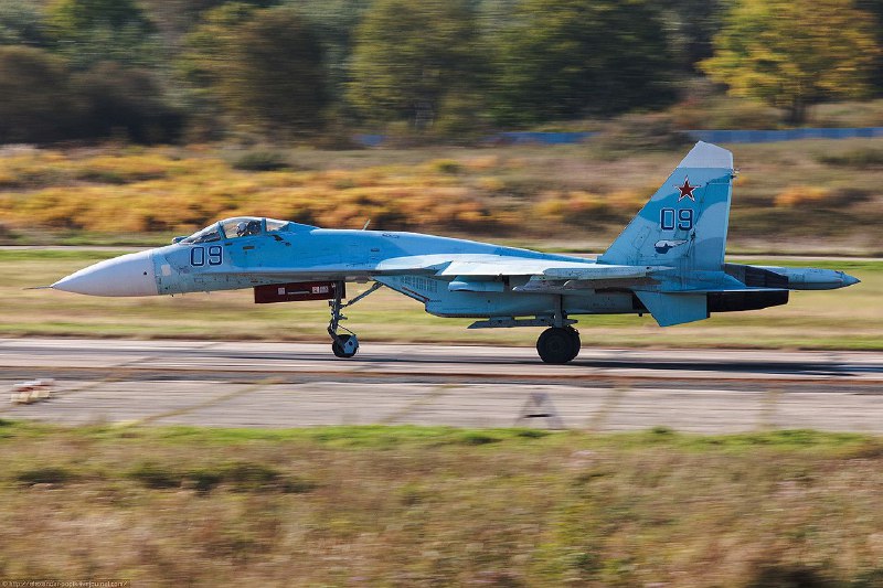 美国 欧洲司令部称，一架 俄罗斯  Su-27 战斗机与一架美国 MQ-9 死神 #无人机 在黑海上空 相撞