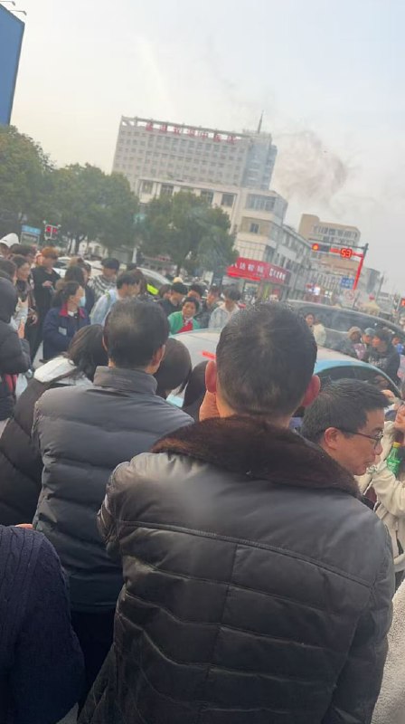 3.29号 江苏 盐城 建湖出轨的那个女人的老公是个退伍军人...这女的胖的跟个猪一样在外面还有男人😂后续就是经常👮‍♀️带走！#绿帽 #出轨感谢家人们投稿！3.29号 江苏 盐城 建湖出轨的那个女人的老公是个退伍军人...这女的胖的跟个猪一样在外面还有男人😂后续就是经常👮‍♀️带走！#绿帽 #出轨感谢家人们投稿！