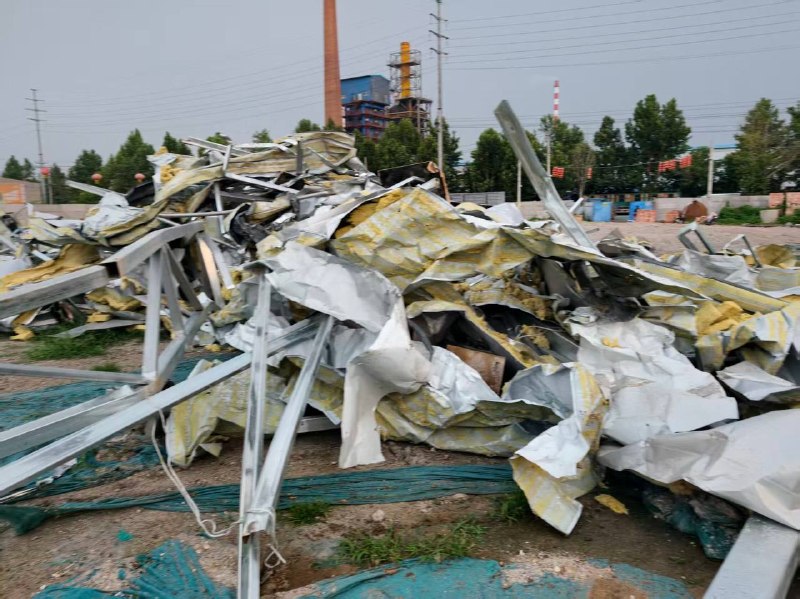 7月21日凌晨，河北省邢台市沙河市桥东街道大杜村一处由村民集资建设的文化广场被拆除