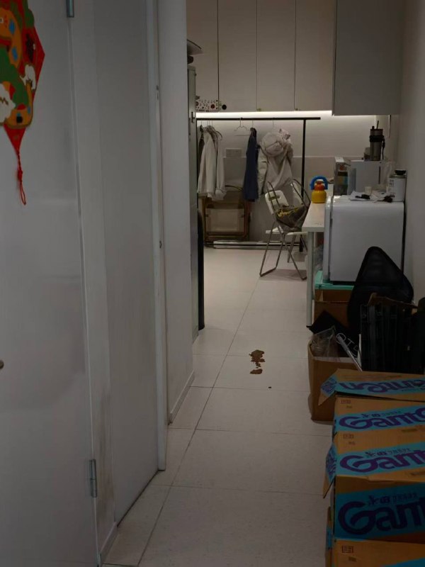 办公室拉屎感谢家人们投稿！办公室拉屎感谢家人们投稿！