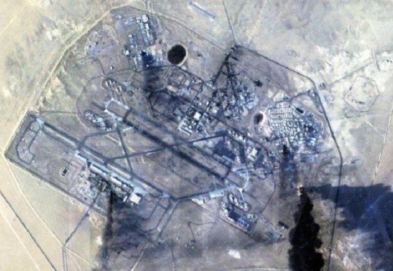 🇮🇷🔥🇺🇸 伊朗袭击了位于科威特的阿里·萨利姆空军基地，该基地是美军的驻扎地：现场发生了大规模火灾▪️现场画面和NASA FIRMS地图显示，火势十分猛烈
