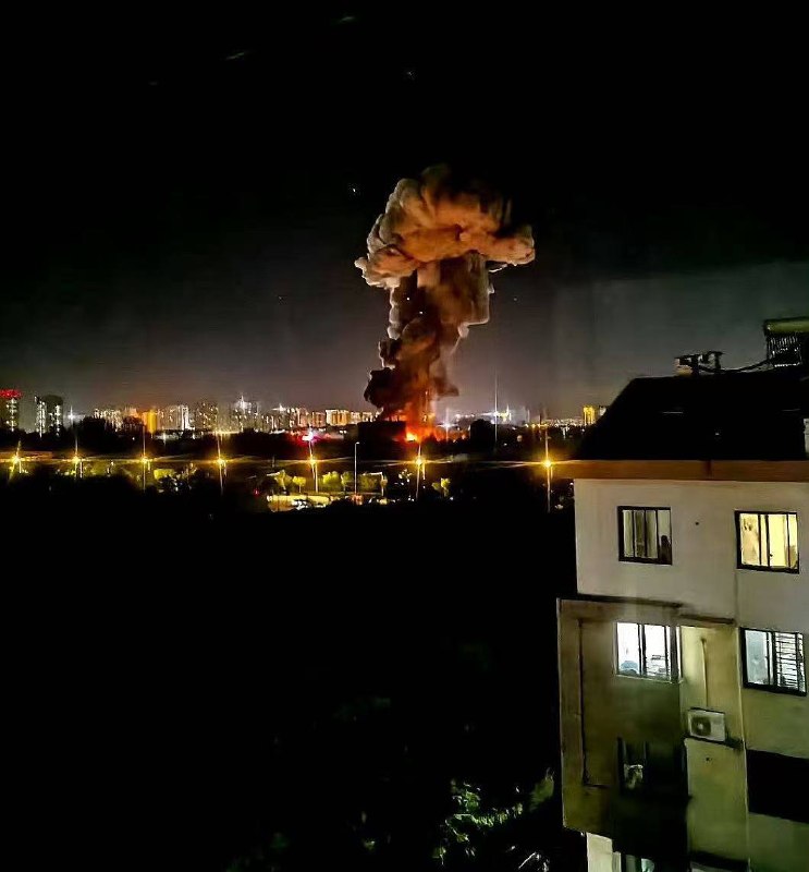 平度航母级电瓶车💥爆炸