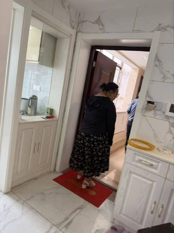 相亲遇见坦克说自己微胖去了反被诈感谢家人们投稿！相亲遇见坦克说自己微胖去了反被诈感谢家人们投稿！