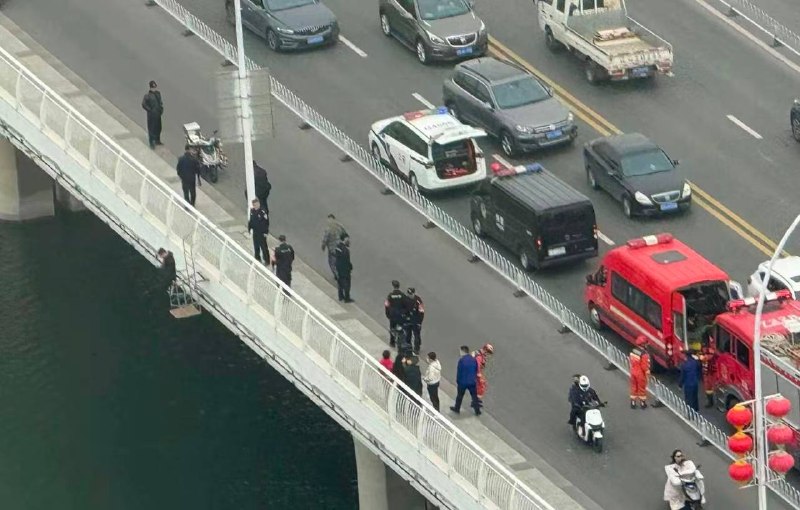 辽宁锦州，有什么比活着更重要呢？感谢公安干警和消防员们