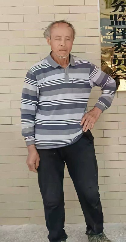 18日，湖南隆回网友发布称：抓到了，好多人在这里看热闹