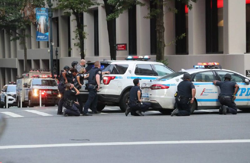 纽约 摩天大楼 枪击案：5人死亡
