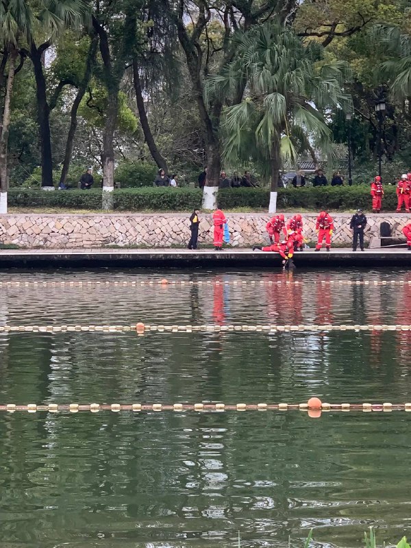 3月19日，浙江温州九山湖早上湖里发现男尸，死因不明