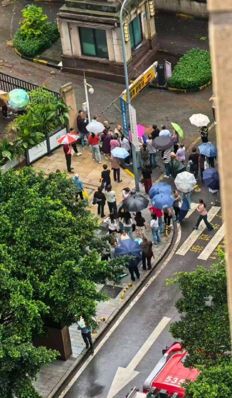 5月18，重庆九龙坡谢家湾街道...听到那句惨了，心瞬间凉了，愿平安感谢家人们投稿！5月18，重庆九龙坡谢家湾街道...听到那句惨了，心瞬间凉了，愿平安感谢家人们投稿！
