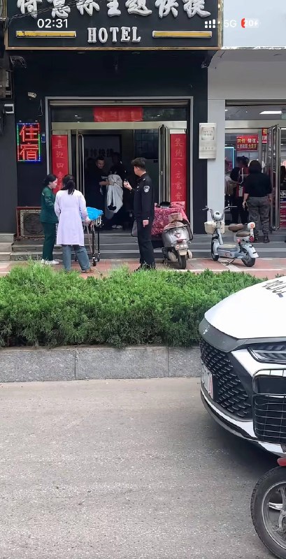 4月26日，河北邢台南和得意林宾馆，一精神小妹喝酒喝死了感谢 Group  投稿！4月26日，河北邢台南和得意林宾馆，一精神小妹喝酒喝死了感谢 Group  投稿！