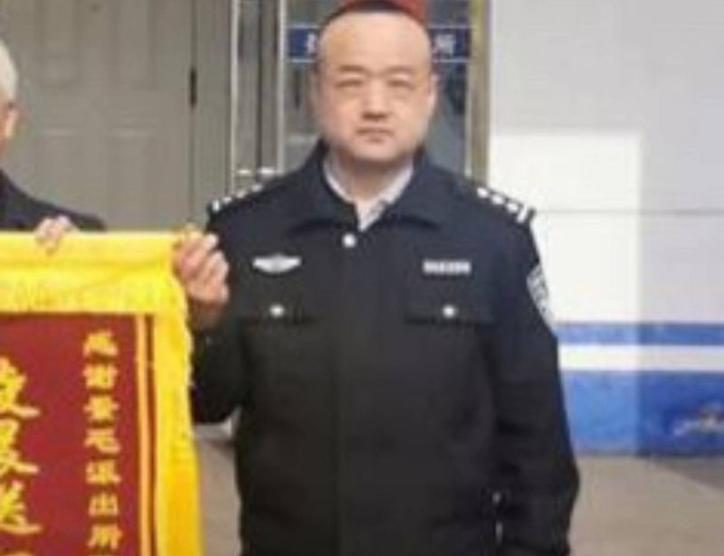 本人于2026年5月25日凌晨12:30发生交通事故，对方醉驾，给我说是山西省临汾市襄汾县景毛乡派出所所长，后续手持手枪恐吓我