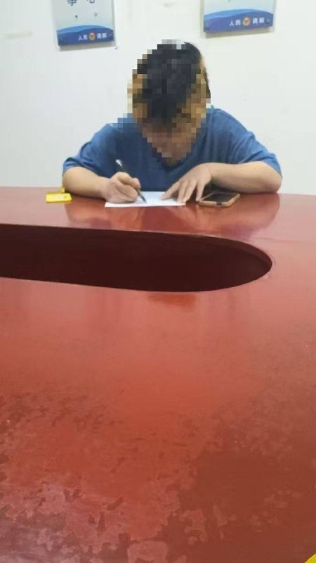 #网恋 被骗3800元被180斤死肥骗感情😁😁 #聊天记录感谢家人们投稿！#网恋 被骗3800元被180斤死肥骗感情😁😁 #聊天记录感谢家人们投稿！