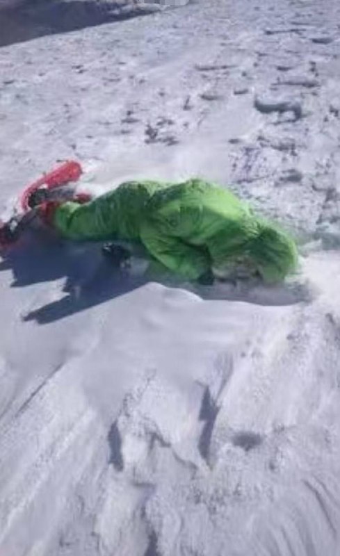 极限爱好者 #爬山 雪山 #事故 #网传感谢家人们投稿！极限爱好者 #爬山 雪山 #事故 #网传感谢家人们投稿！