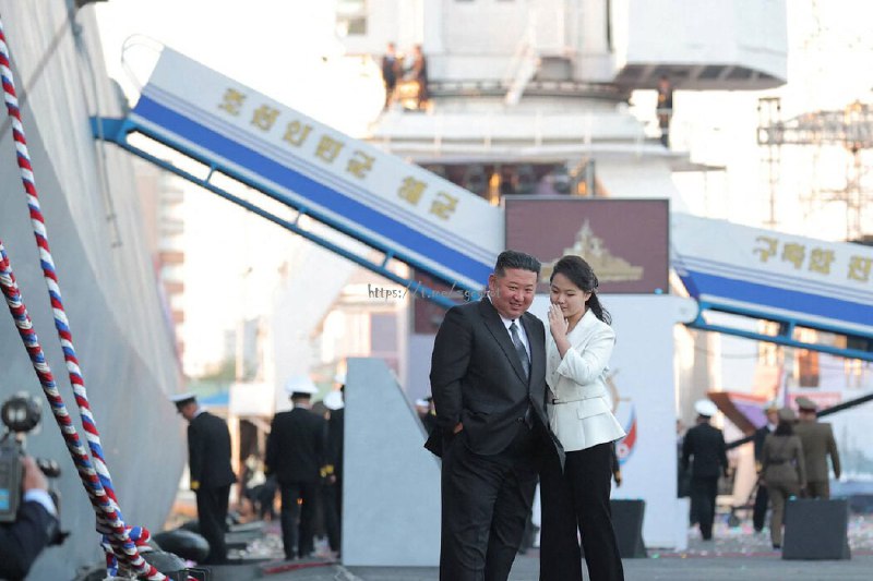 #金正恩 为 女儿 打造接班人形象 #图片感谢来自某频道的投稿！#金正恩 为 女儿 打造接班人形象 #图片感谢来自某频道的投稿！