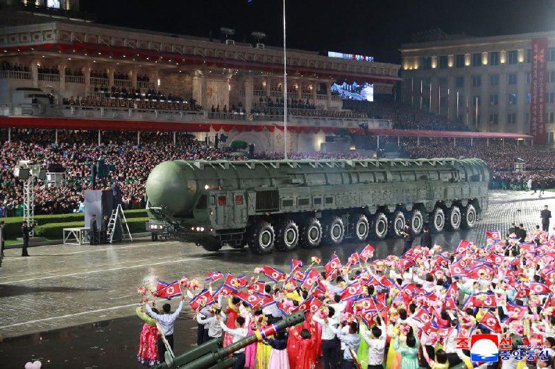 #朝鲜 展示了“ 最强 #核武器 ” 一种能打击整个 美国 本土 的新型 洲际 弹道 导弹