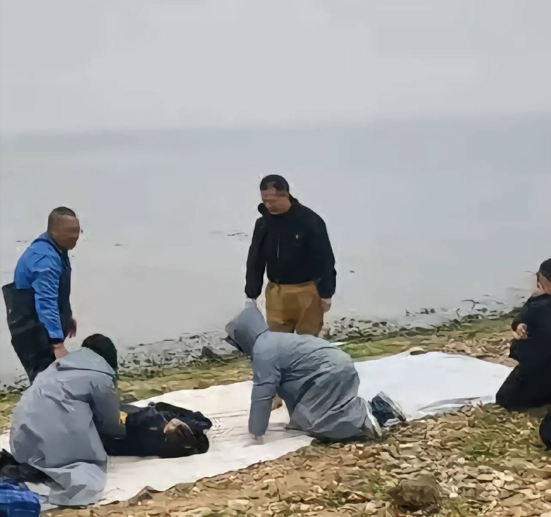 3月26日，湖南岳阳55岁女子采藜蒿找到了，逝者安息！感谢 Group  投稿！3月26日，湖南岳阳55岁女子采藜蒿找到了，逝者安息！感谢 Group  投稿！