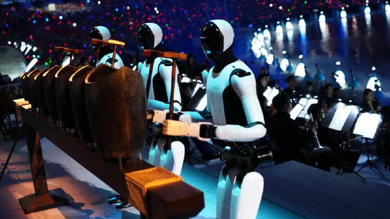 中国全国运动会开幕式的盛况丝毫不逊于奥运会，亮点包括从海底取出火炬、“飞翔”的海豚和敲钟的人形机器人#外国网民感叹太美了，太壮观了，不愧是世界之巅