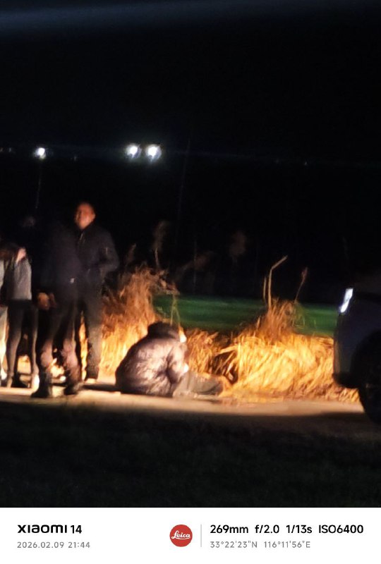 #群友投稿 就在刚刚安徽涡阳，有人酒驾掉河里了ps：临近过年，大家切勿酒后驾车感谢家人们投稿！#群友投稿 就在刚刚安徽涡阳，有人酒驾掉河里了ps：临近过年，大家切勿酒后驾车感谢家人们投稿！