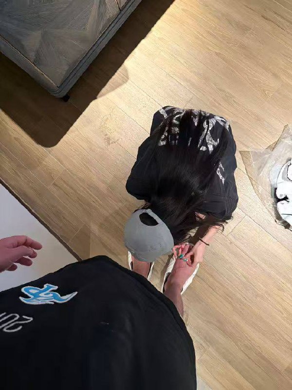 网友爆料，又一名 纯爱战士 倒下了女的应该挺好看，又喜欢脚踩几条船，不过把金主男友得罪了，又得物色下一个凯子了感谢家人们投稿！网友爆料，又一名 纯爱战士 倒下了女的应该挺好看，又喜欢脚踩几条船，不过把金主男友得罪了，又得物色下一个凯子了感谢家人们投稿！