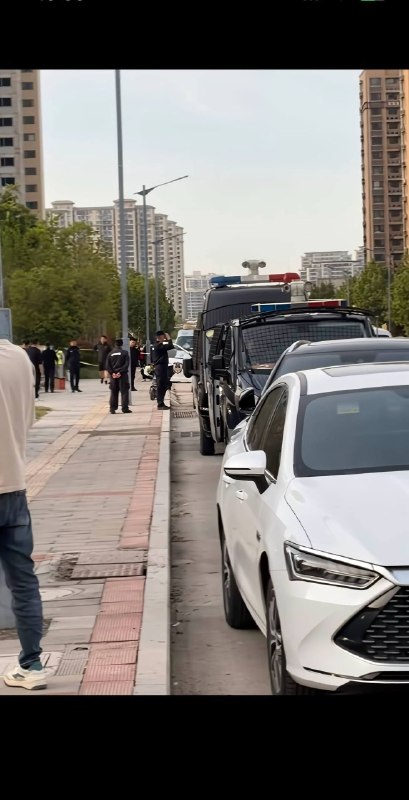 4月20日，山东济南曹县发生命案，一男子将女友捅三十多刀！感谢 Group  投稿！4月20日，山东济南曹县发生命案，一男子将女友捅三十多刀！感谢 Group  投稿！