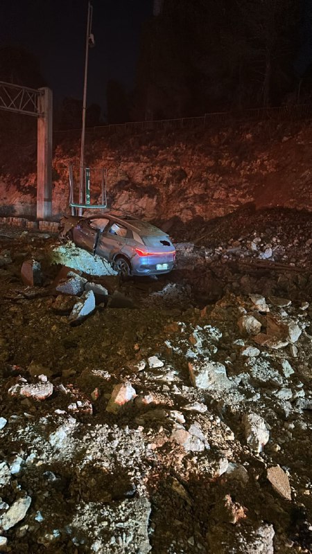 🇮🇷💥🇮🇱伊朗军队对耶路撒冷发动袭击：该城遭到严重破坏▪️导弹袭击导致该地区多处设施被毁，目前救援人员正在清理废墟并疏散伤员