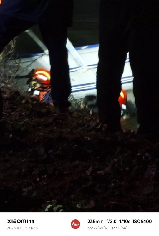 #群友投稿 就在刚刚安徽涡阳，有人酒驾掉河里了ps：临近过年，大家切勿酒后驾车感谢家人们投稿！#群友投稿 就在刚刚安徽涡阳，有人酒驾掉河里了ps：临近过年，大家切勿酒后驾车感谢家人们投稿！