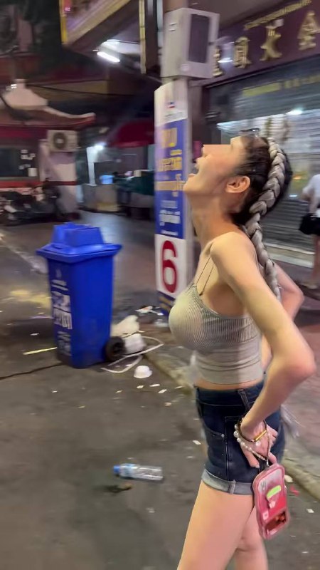 网友爆料，又一名 纯爱战士 倒下了女的应该挺好看，又喜欢脚踩几条船，不过把金主男友得罪了，又得物色下一个凯子了感谢家人们投稿！网友爆料，又一名 纯爱战士 倒下了女的应该挺好看，又喜欢脚踩几条船，不过把金主男友得罪了，又得物色下一个凯子了感谢家人们投稿！